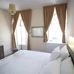 Suites Guest House Otel 4*