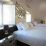 Suites Guest House 4*