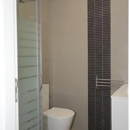 Alojamento de Acomodação e Pequeno-almoço Suites Guest House 3*