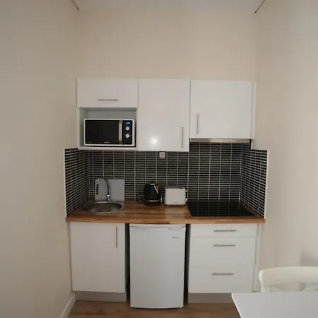 Alojamento de Acomodação e Pequeno-almoço Suites Guest House 3*