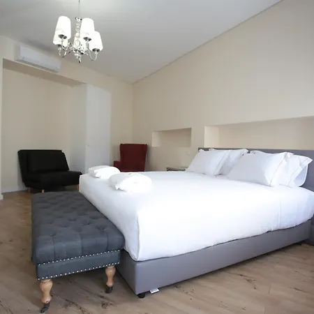 Alojamento de Acomodação e Pequeno-almoço Suites Guest House 3*