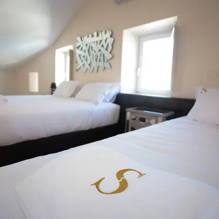 Alojamento de Acomodação e Pequeno-almoço Suites Guest House 3*