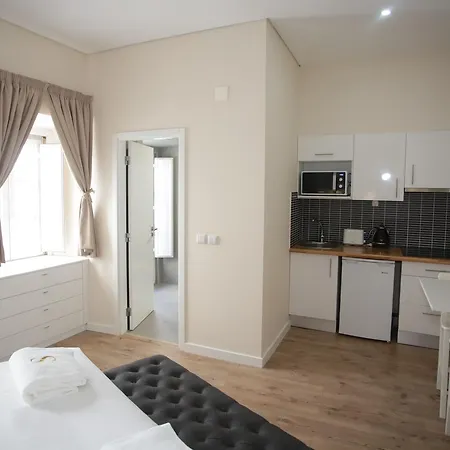 Alojamento de Acomodação e Pequeno-almoço Suites Guest House 3*
