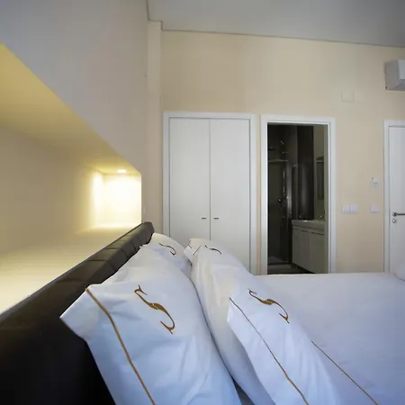 Alojamento de Acomodação e Pequeno-almoço Suites Guest House 3*