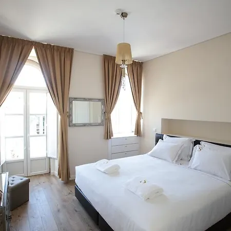 Alojamento de Acomodação e Pequeno-almoço Suites Guest House 3*