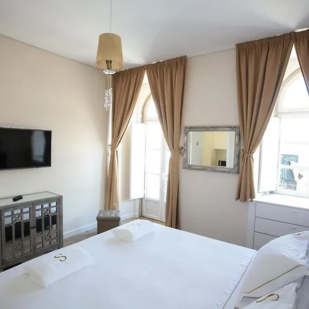 Alojamento de Acomodação e Pequeno-almoço Suites Guest House 3*