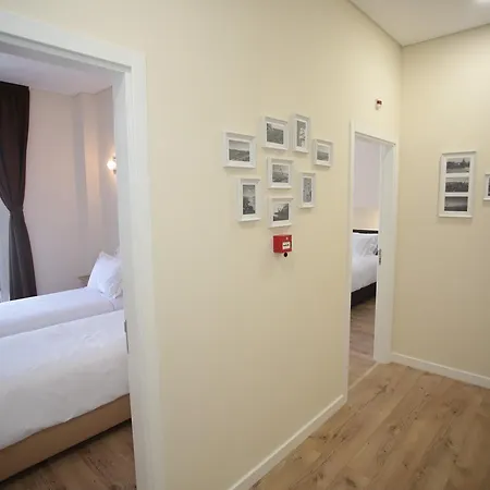 Alojamento de Acomodação e Pequeno-almoço Suites Guest House 3*