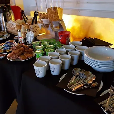 Suites Guest House 3*