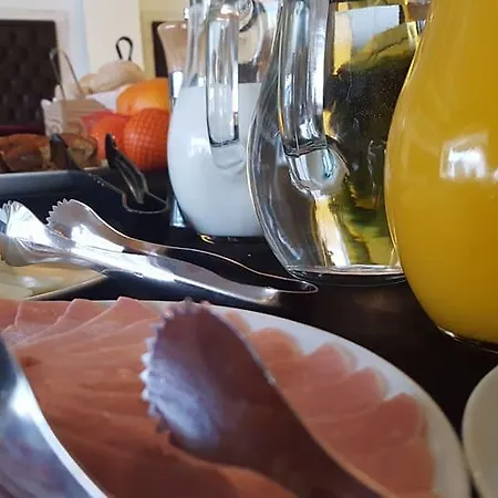 Bed & Breakfast Suites Guest House 3*