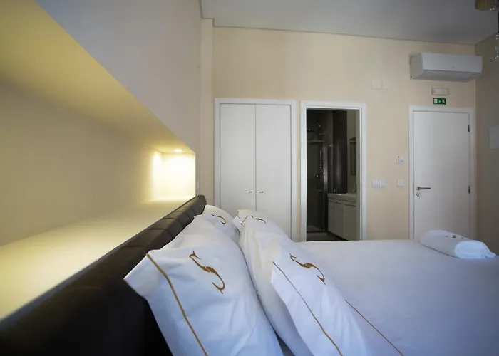 Gasthof Suites Guest House 4*