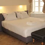 Suites Guest House 4* كاسكايس