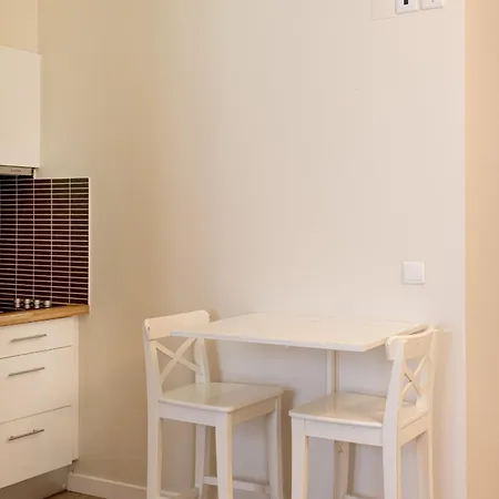 Suites Guest House Отель 4*