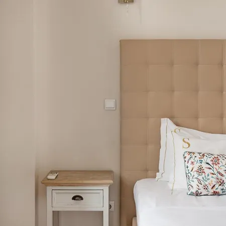 Suites Guest House Отель